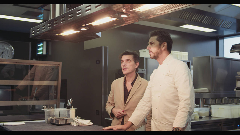 Franco Driusso, art directo di Arrital, insieme allo chef stellato Andrea Berton
