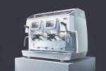 Macchina per il caffè espresso HYbrid. Design: Davide e Gabriele Adriano, Adriano Design per CMA Macchine per caffè.