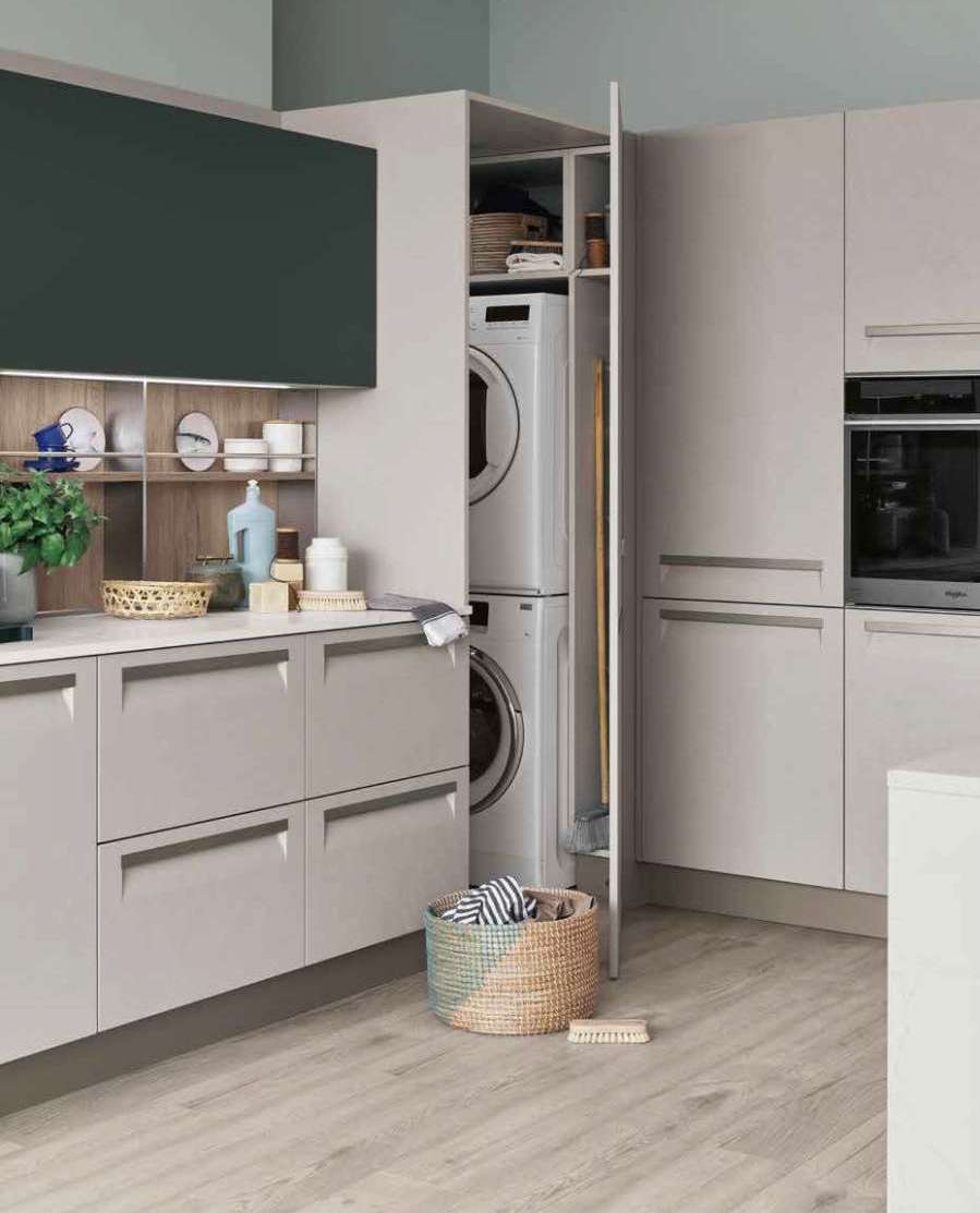 Creare una cabina armadio in cucina - HT Cucine